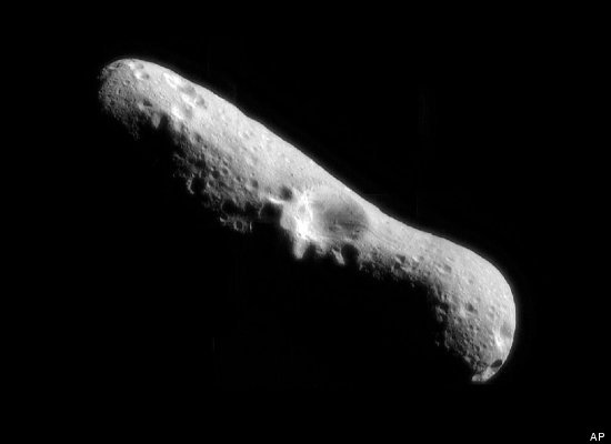6356d1320612049-asteroid-2005-yu55-narrowly-miss-earth-slide_195915_454900_large.jpeg