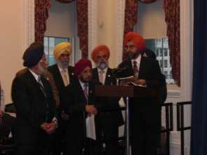 1051d1259169047-white-house-marks-sikh-holiday-first-white_house_sikh_guru_nanak002.jpg