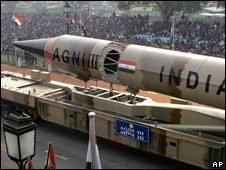 1046d1259042452-india-launches-ballistic-missile-_44632427_agni3a_ap226.jpg