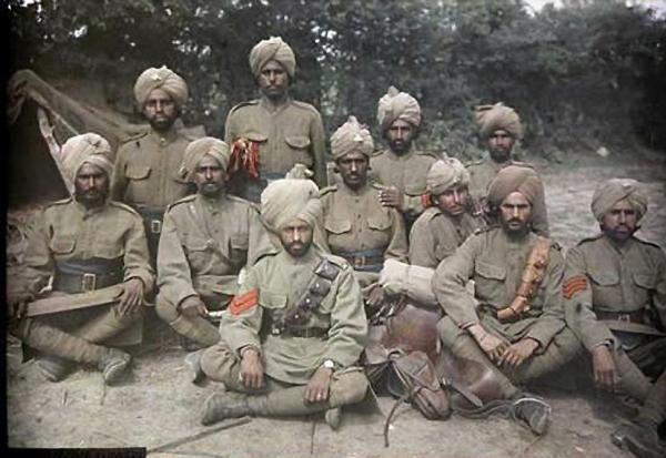 Rare colour picture of Sikh soldiers at Pas de Calais, 1915. I may be mistaken as the colouring may have been added after the image was taken. I am no expert on photography. Were colour cameras available in WW1?