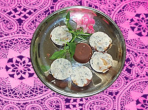 Peanut butter cups 300x225.jpg