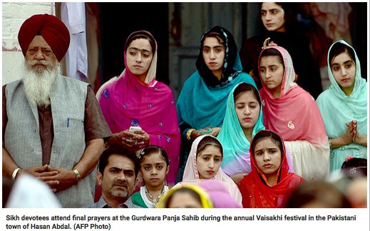 sikh in pakistan.jpg