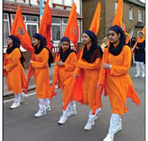 2234d1271081194-hounslow-goes-orange-for-sikh-celebration-hounslow_sikh_vaisakhi_women_panj_pyara.jpg