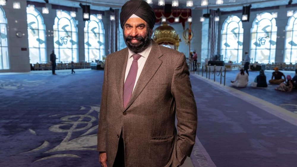 Surender Kandhari.jpg