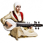 Kaur playing Rabab