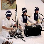 Charhikala Singhs doing Kirtan