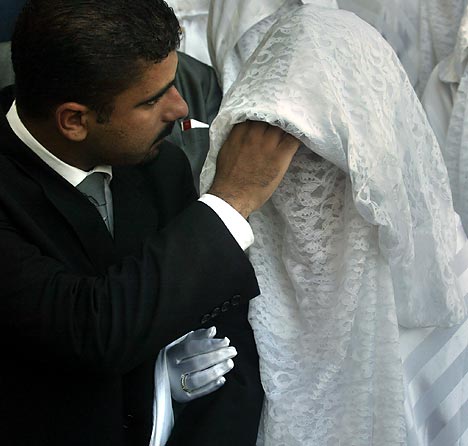 muslimwed1712_468x446.jpg