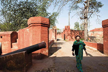 18th-centruy-fortress-Gobindgarh4.jpg