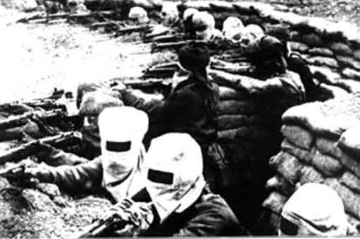 Sikh%20soldiers%20using%20gasmasks%20on%20260415.For%20last%20time%20they%20were%20used%20by%20them%20in%20the%20battle%20of%20Loos%20on%20250915.Photo%20I.F.%20Museu.jpg